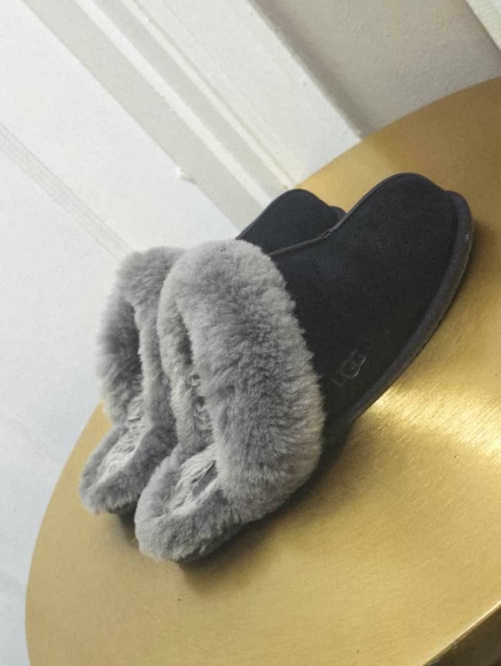 UGG Unisex Scuffette II Black/Grey Suede Upper Sheepskin Slippers Shoes US L9 M7 - Picture 3 of 9